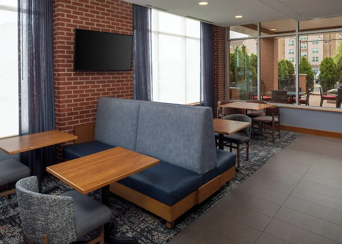Hyatt Place Chicago Midway Airport Hotel 3*