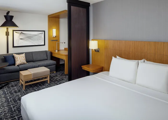 Hyatt Place Chicago Midway Airport Hotel 3*